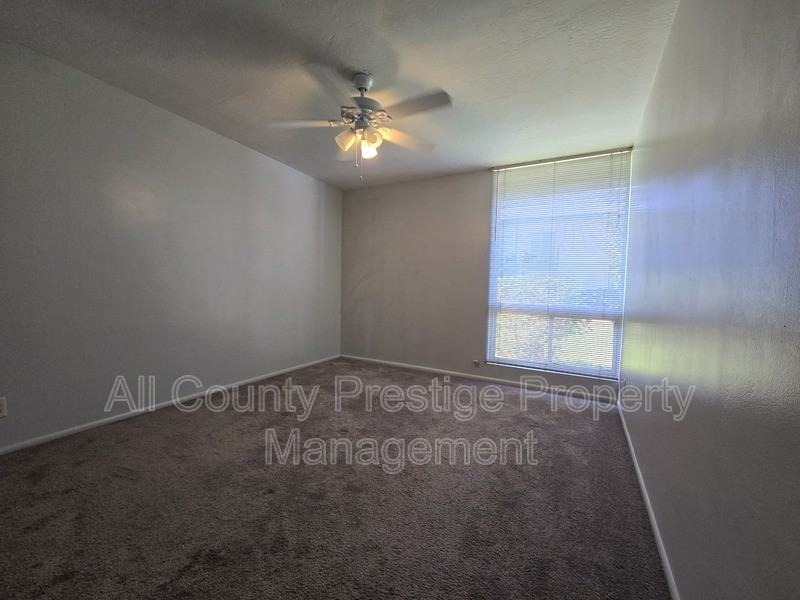 3308 E Camelback Rd - Photo 6 of 17