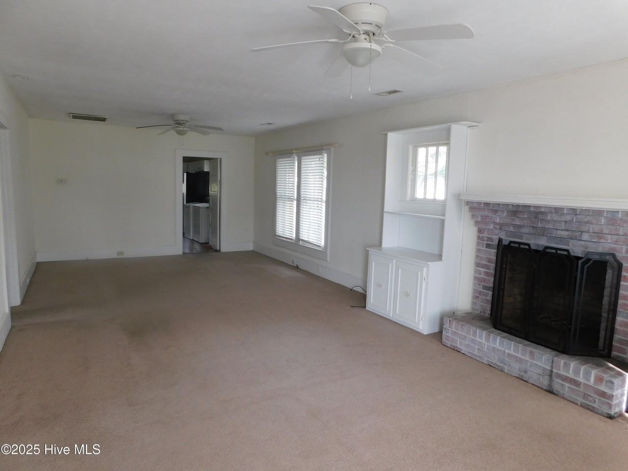 107 Gordon St - Photo 3 of 11