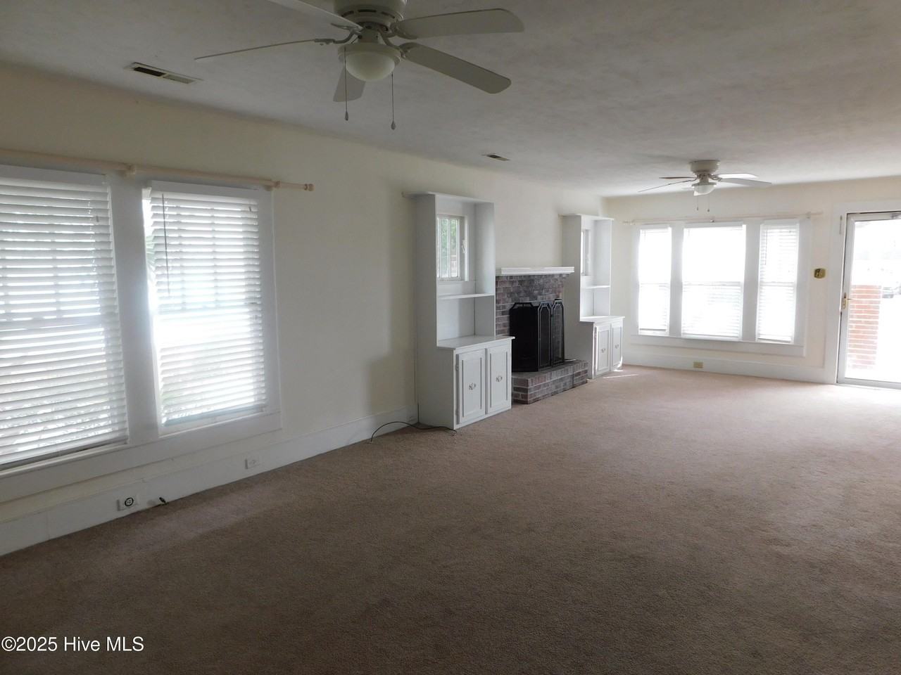 107 Gordon St - Photo 4 of 11