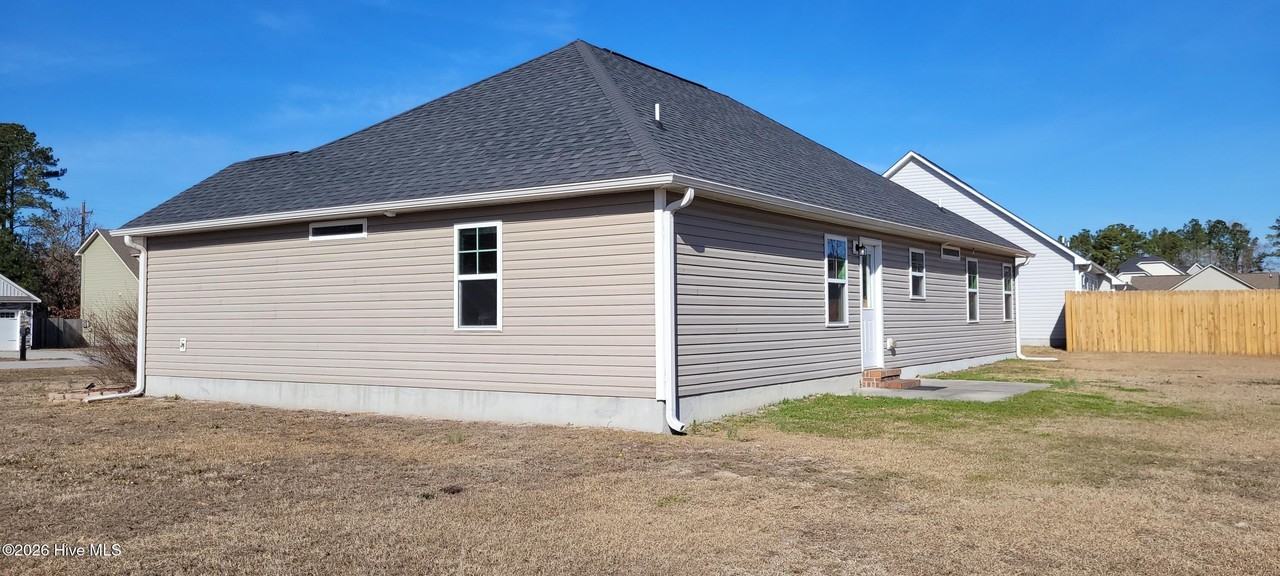 215 Rowland Dr - Photo 5 of 37