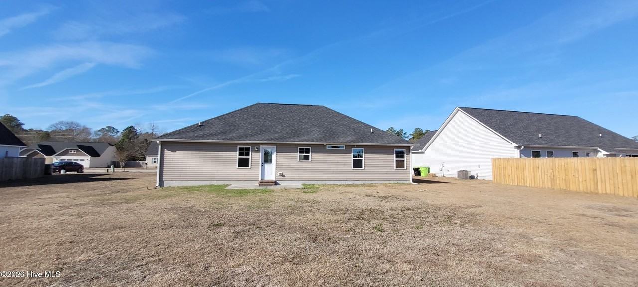 215 Rowland Dr - Photo 7 of 37