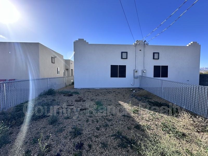 1632 Shamrock Rd - Photo 5 of 23