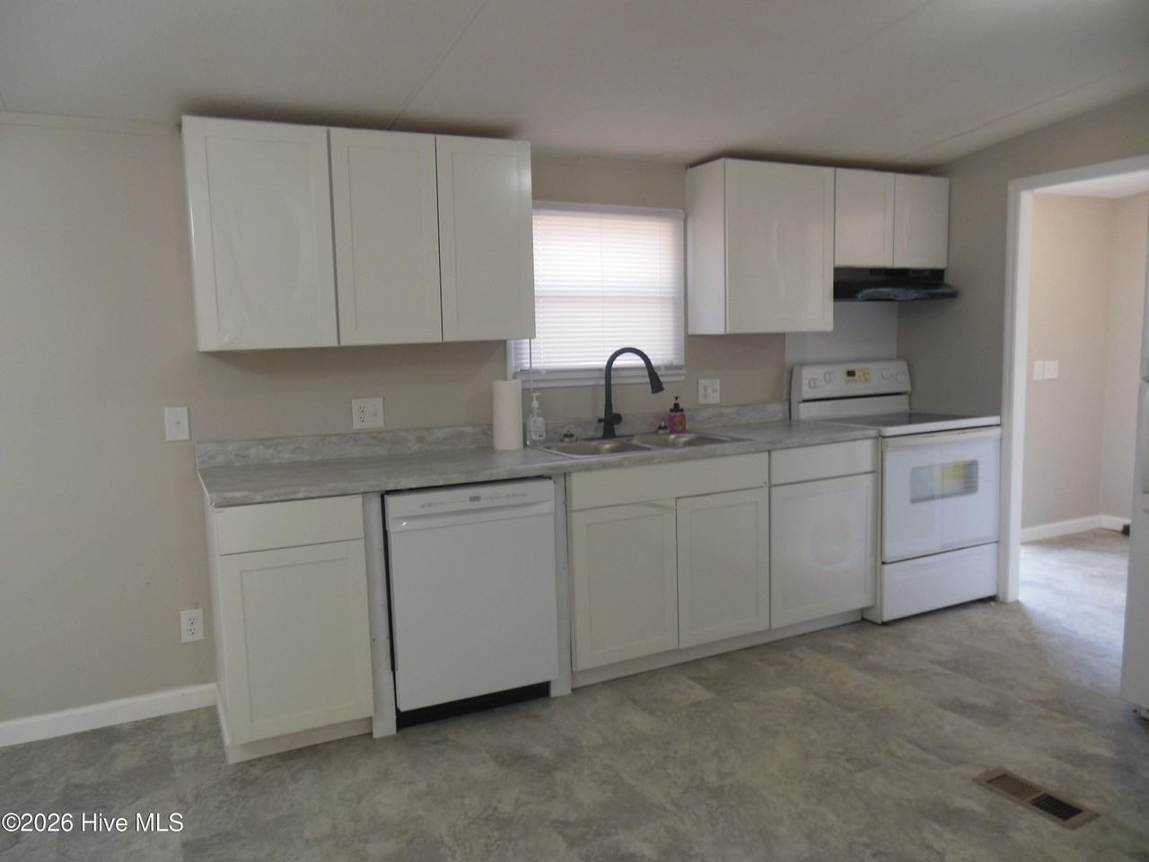 118 Woodhaven Dr - Photo 4 of 14