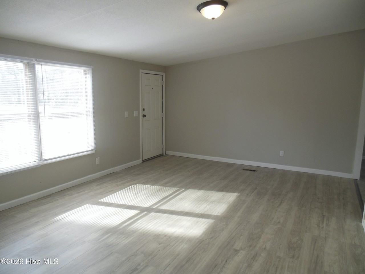 118 Woodhaven Dr - Photo 6 of 14