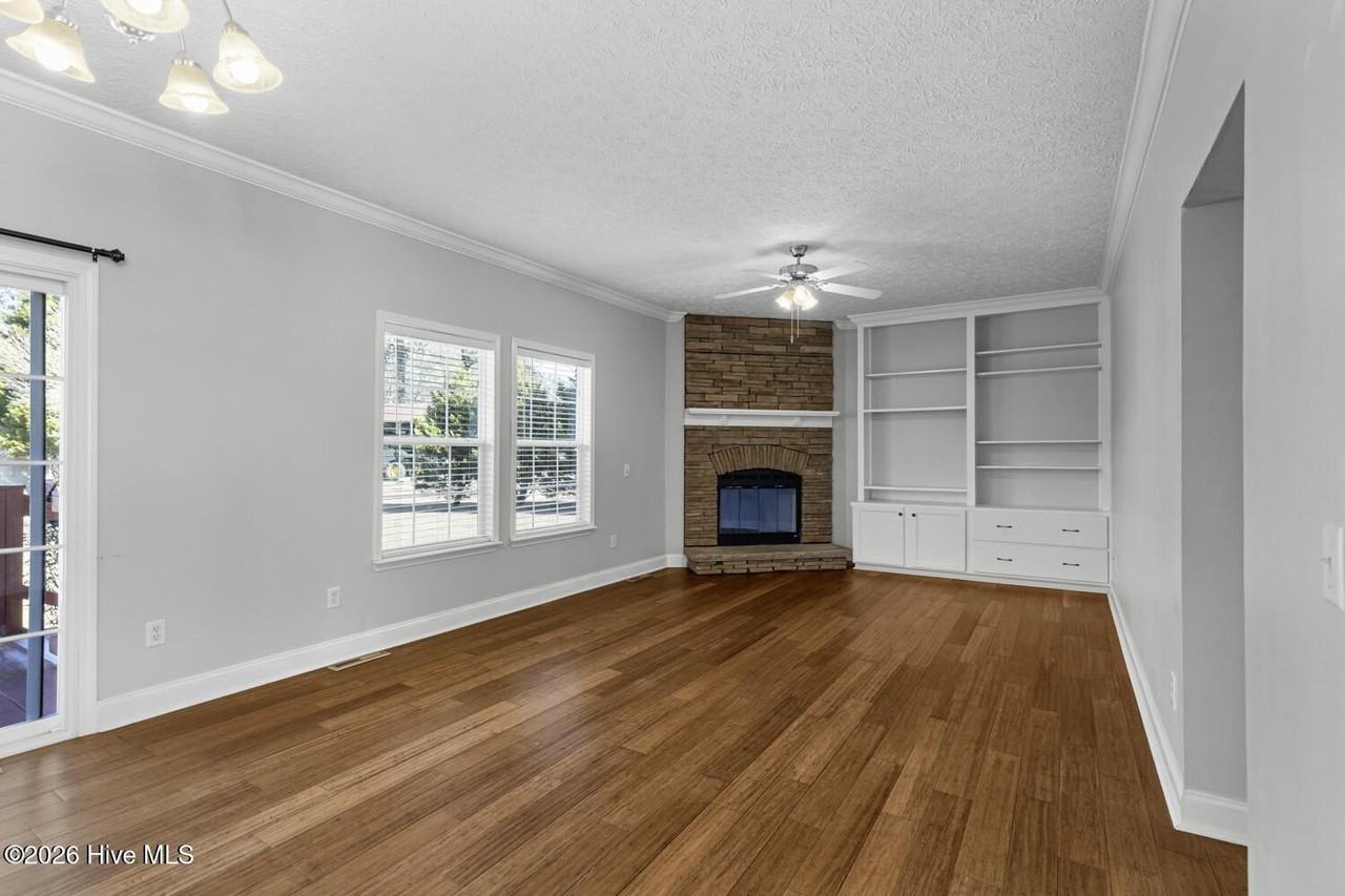 1137 Clayton Humphrey Rd - Photo 5 of 29