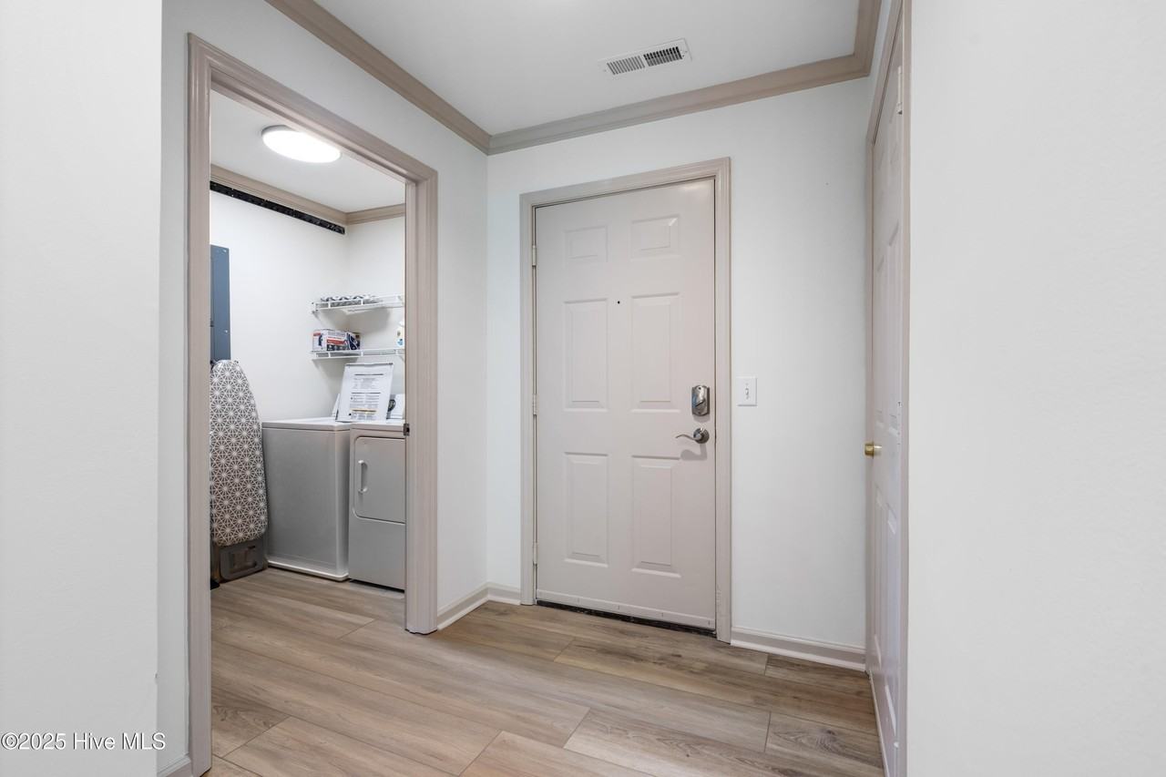 3030 Marsh Winds Cir Unit 405 #405 - Photo 4 of 20