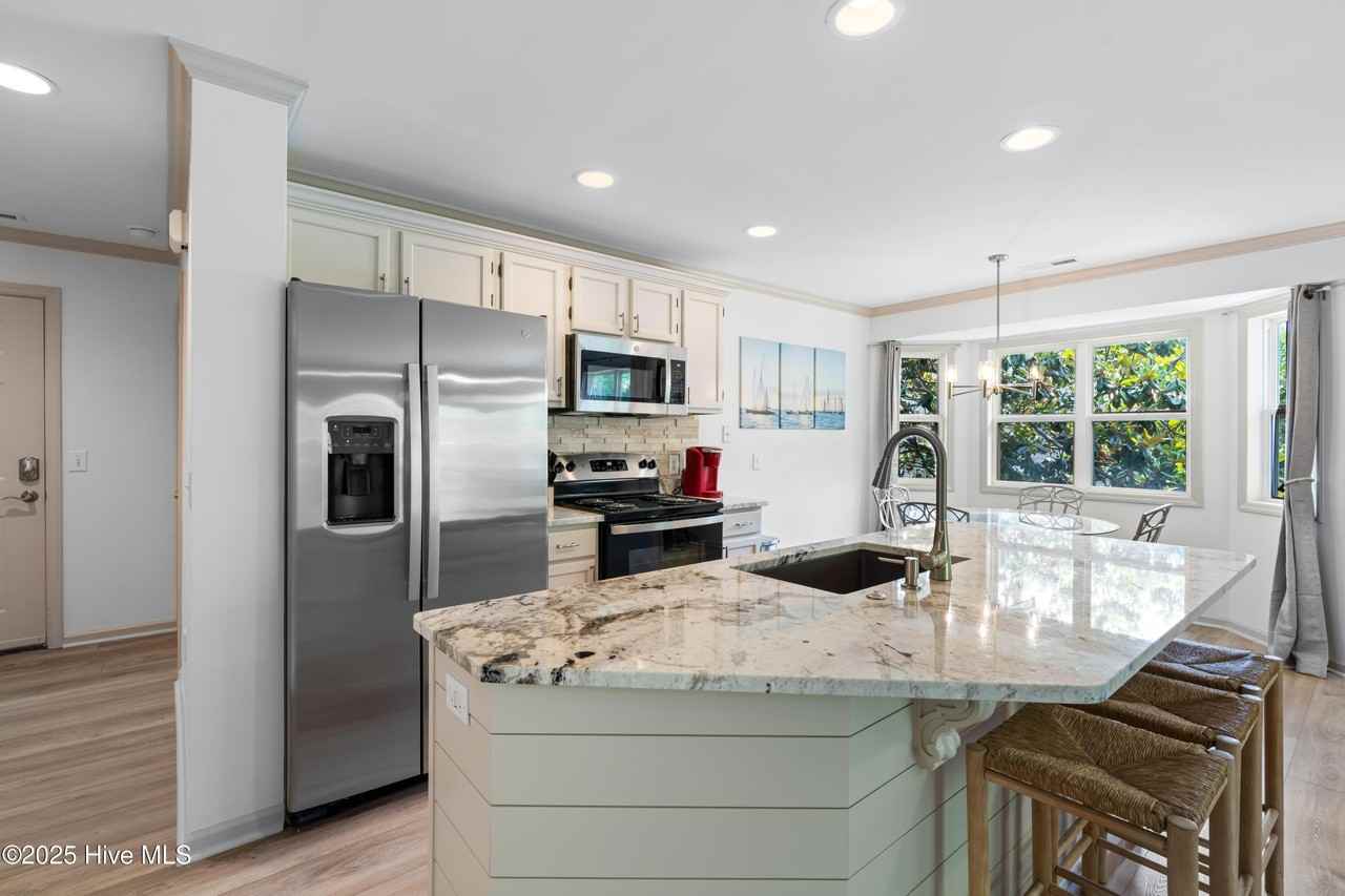 3030 Marsh Winds Cir Unit 405 #405 - Photo 7 of 20