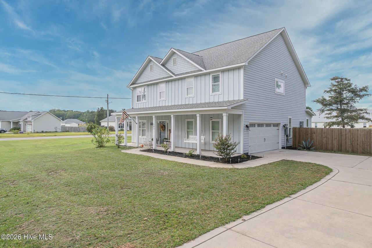 101 Kings Harbor Dr - Photo 3 of 44