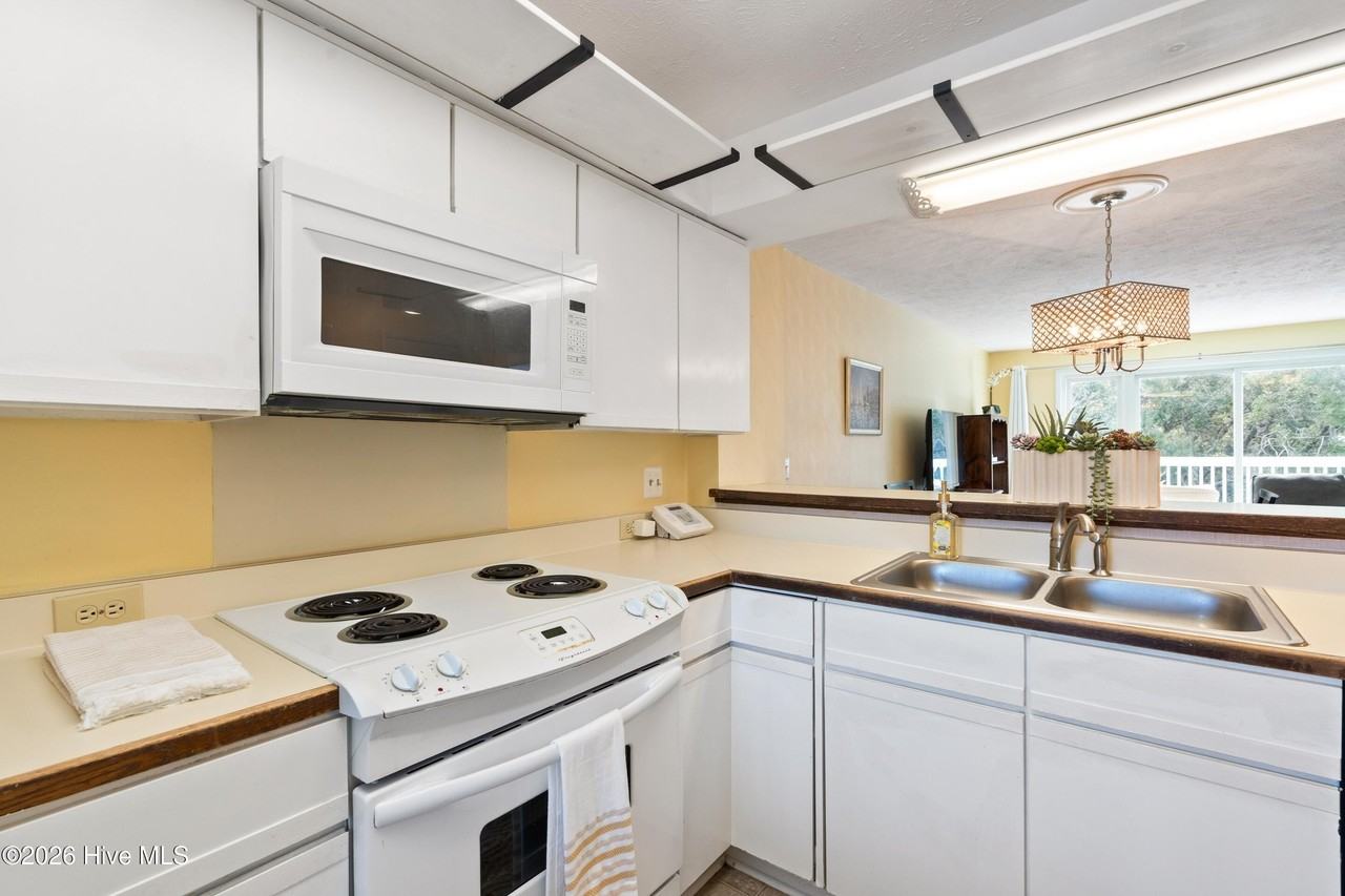 2304 Surfrider Cir Unit C #C - Photo 6 of 19