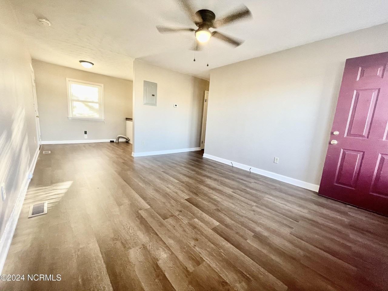 101 Queens Rd - Photo 2 of 20