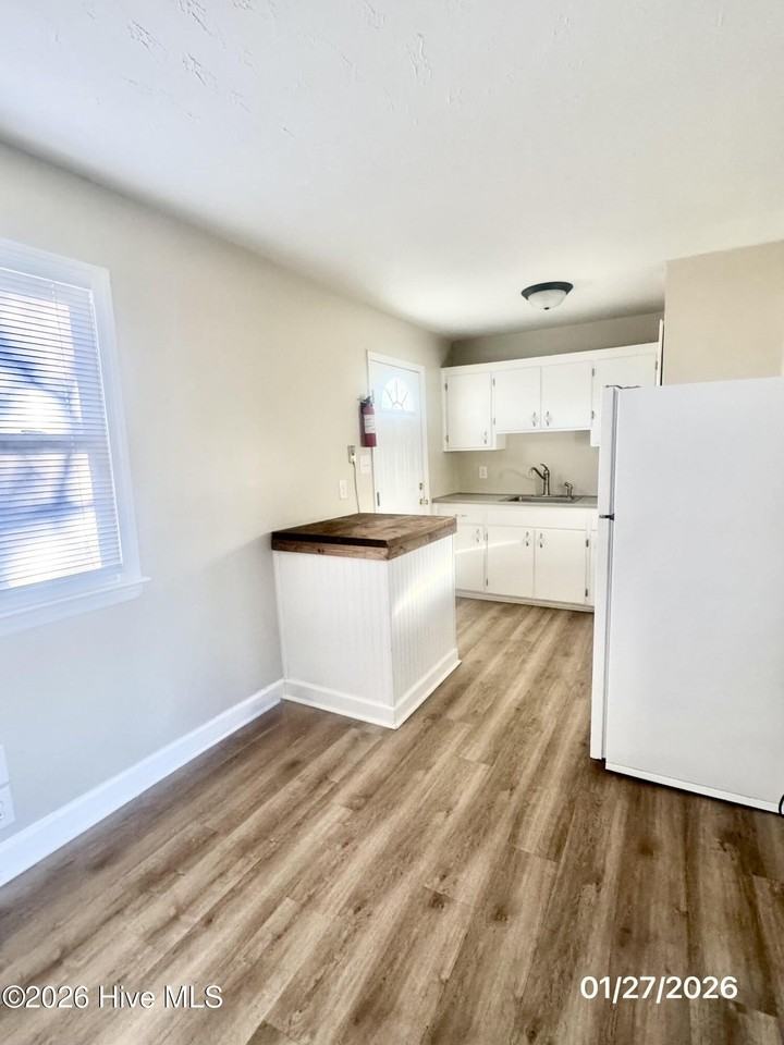 101 Queens Rd - Photo 7 of 20