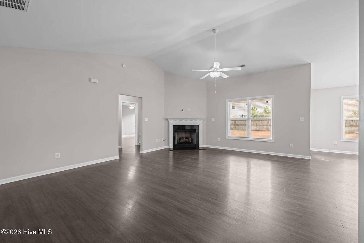 339 Station House Rd - Photo 5 of 33