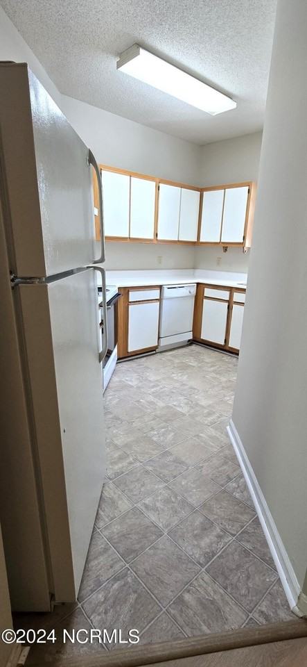 721 Bragg Dr Apt F #F - Photo 5 of 9