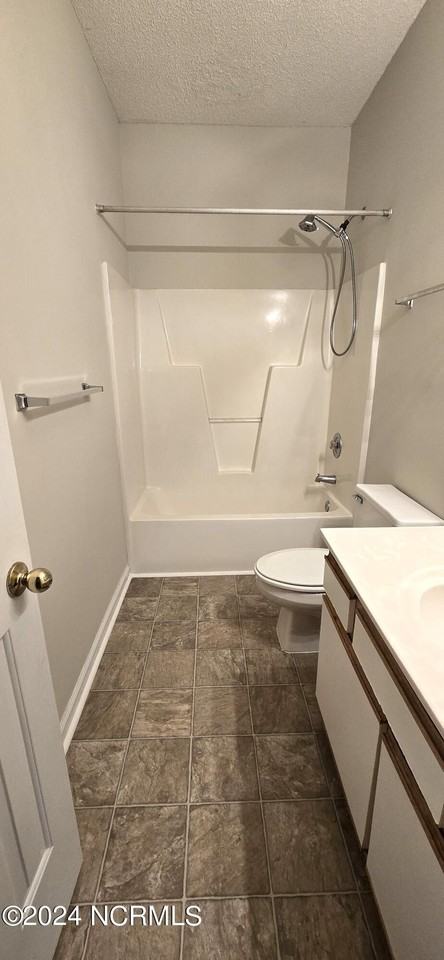 721 Bragg Dr Apt F #F - Photo 6 of 9