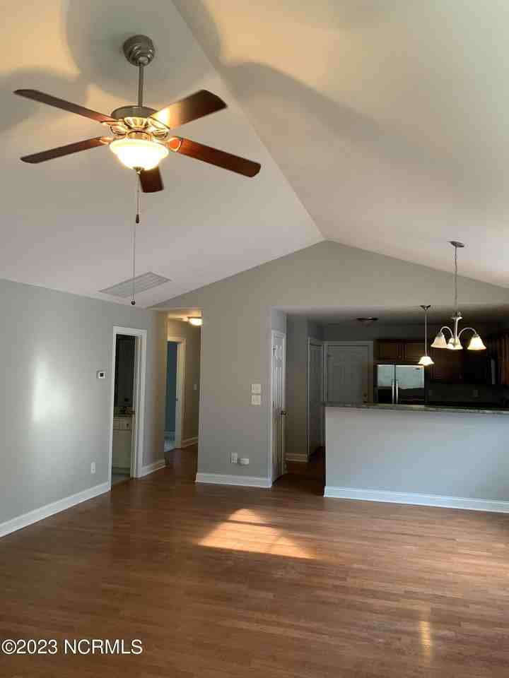 3152 Ruth Ct - Photo 4 of 14