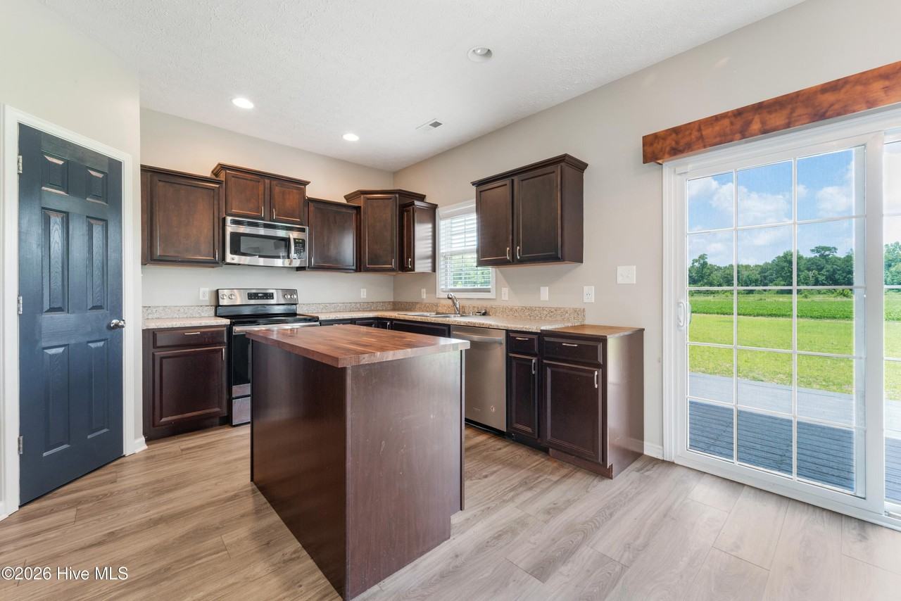 407 S Bluff Cir - Photo 7 of 28