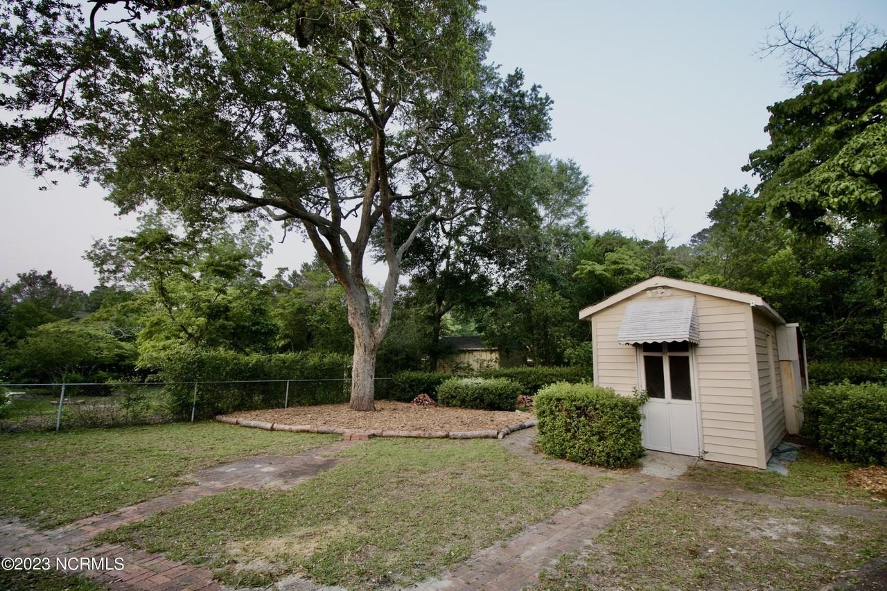 607 Larchmont Dr - Photo 5 of 24