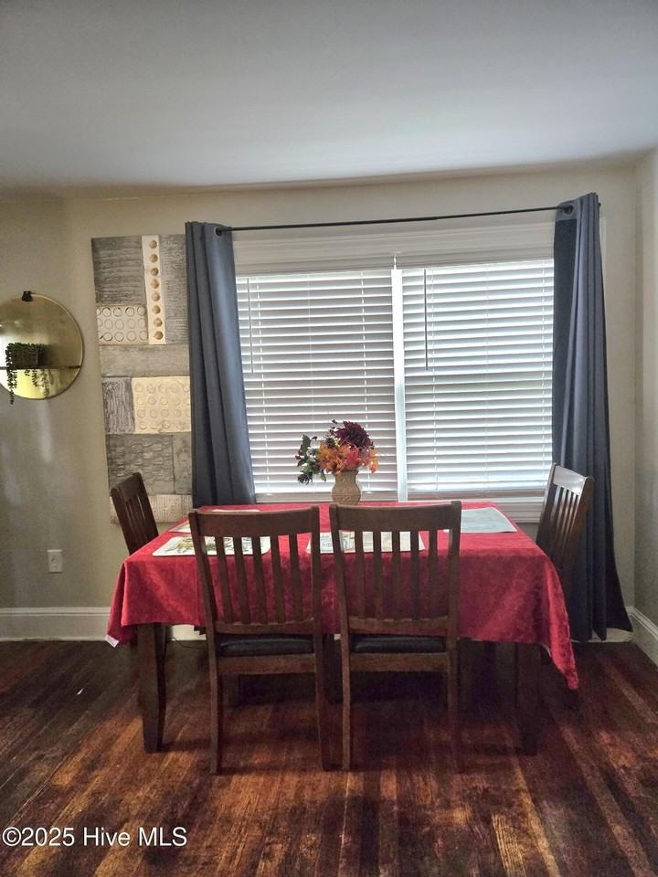 307 Clairmont Cir - Photo 6 of 17