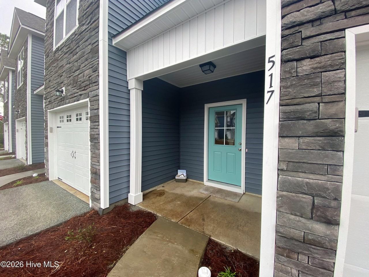 517 Stone Crab Ln - Photo 2 of 19