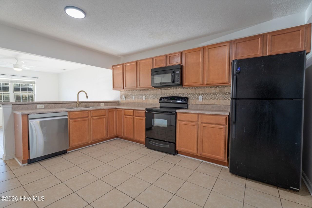 2000 Grandeur Ave - Photo 6 of 23