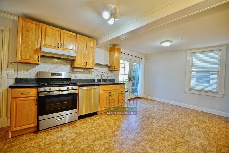 521 C St #521CST - Photo 7 of 42