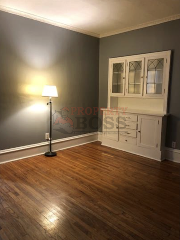 802 Pine St - Photo 3 of 10