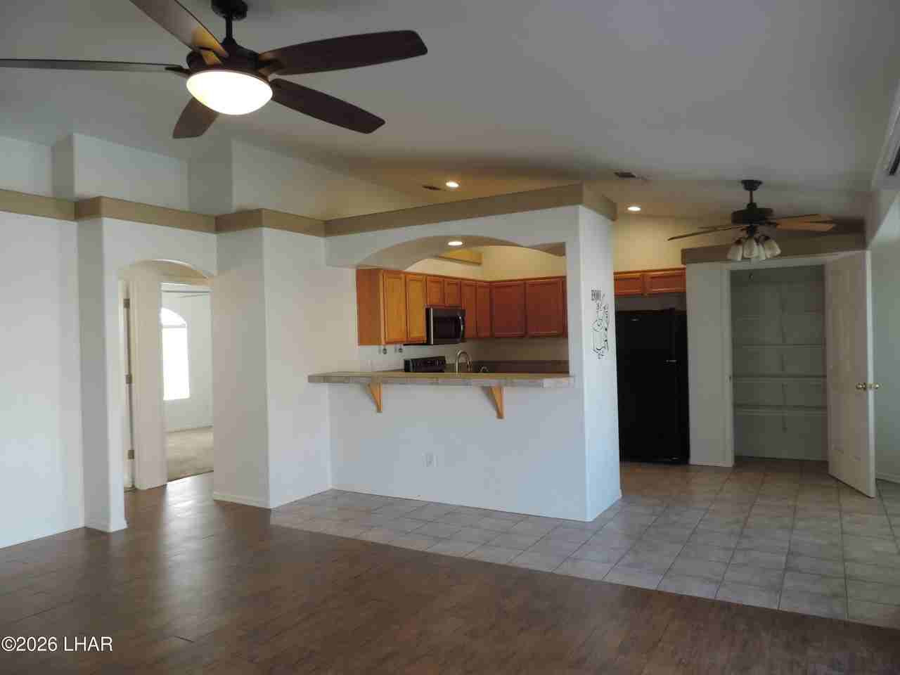 1050 Date Dr - Photo 4 of 23