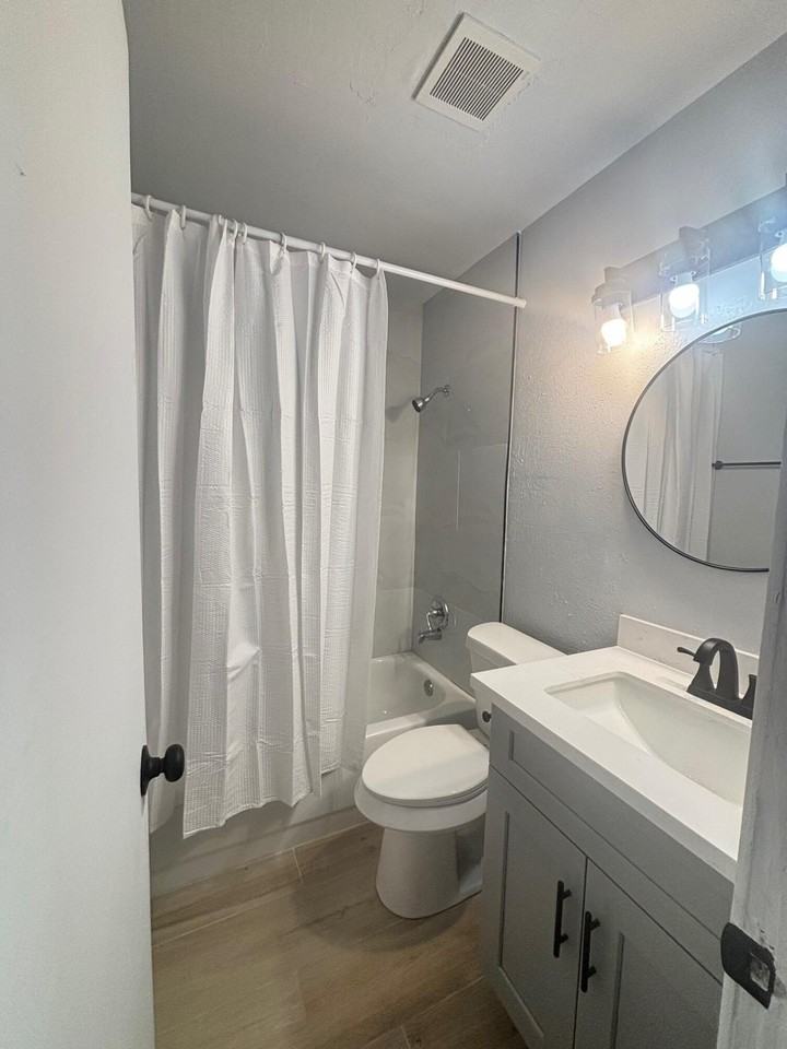 2409 45th St Unit 8 #8 - Photo 5 of 8