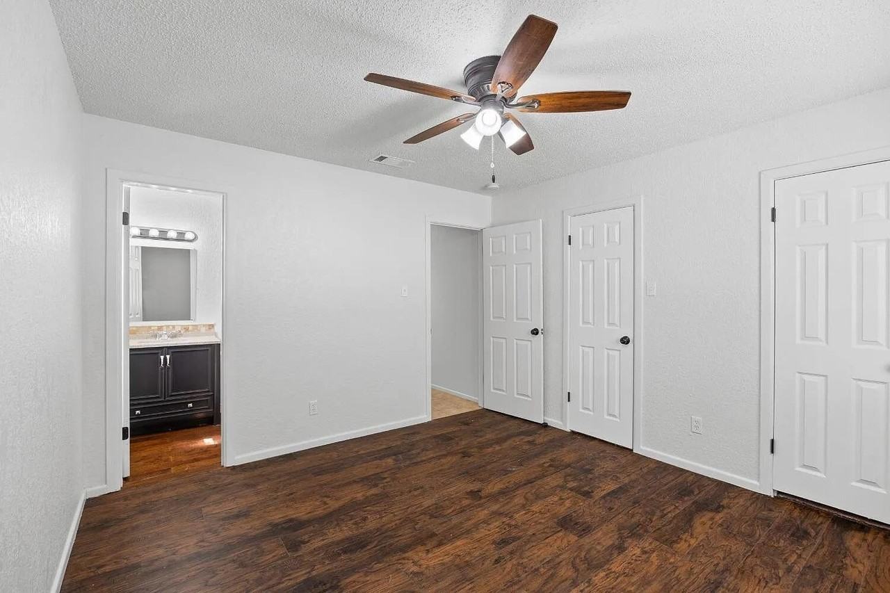 2321 78th St - Photo 6 of 23