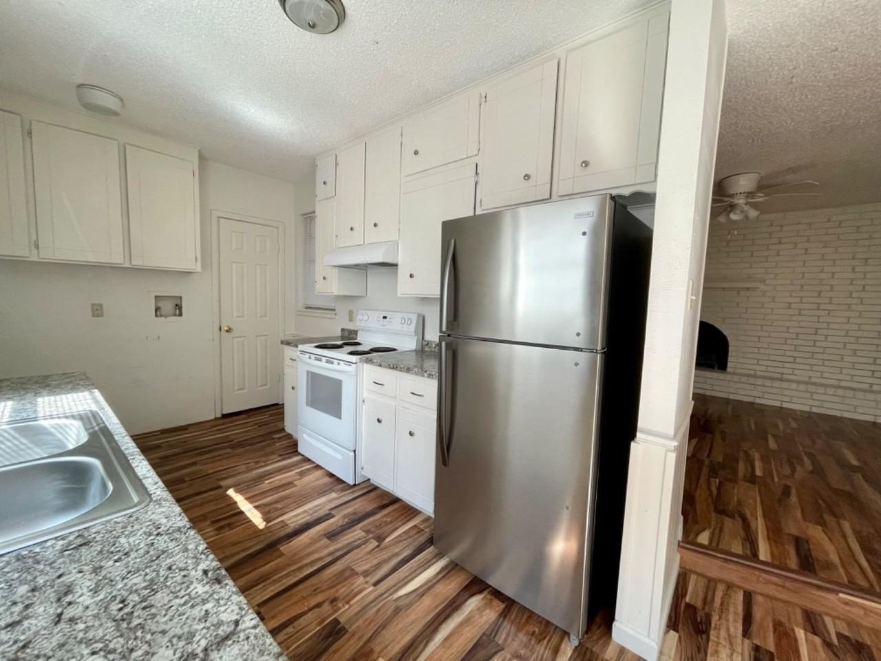 610 N Elkhart Ave Apt A #A - Photo 4 of 10