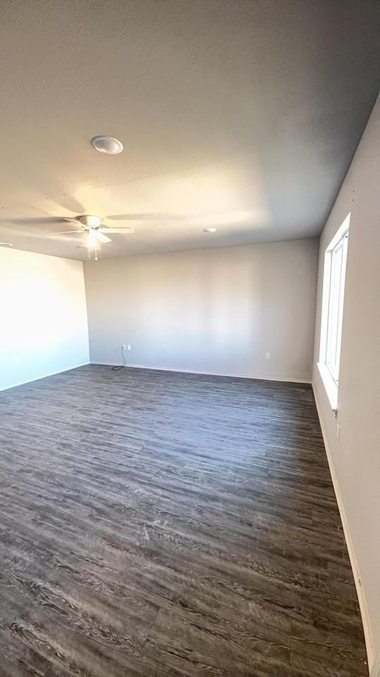 7433 4th St - Photo 2 of 5