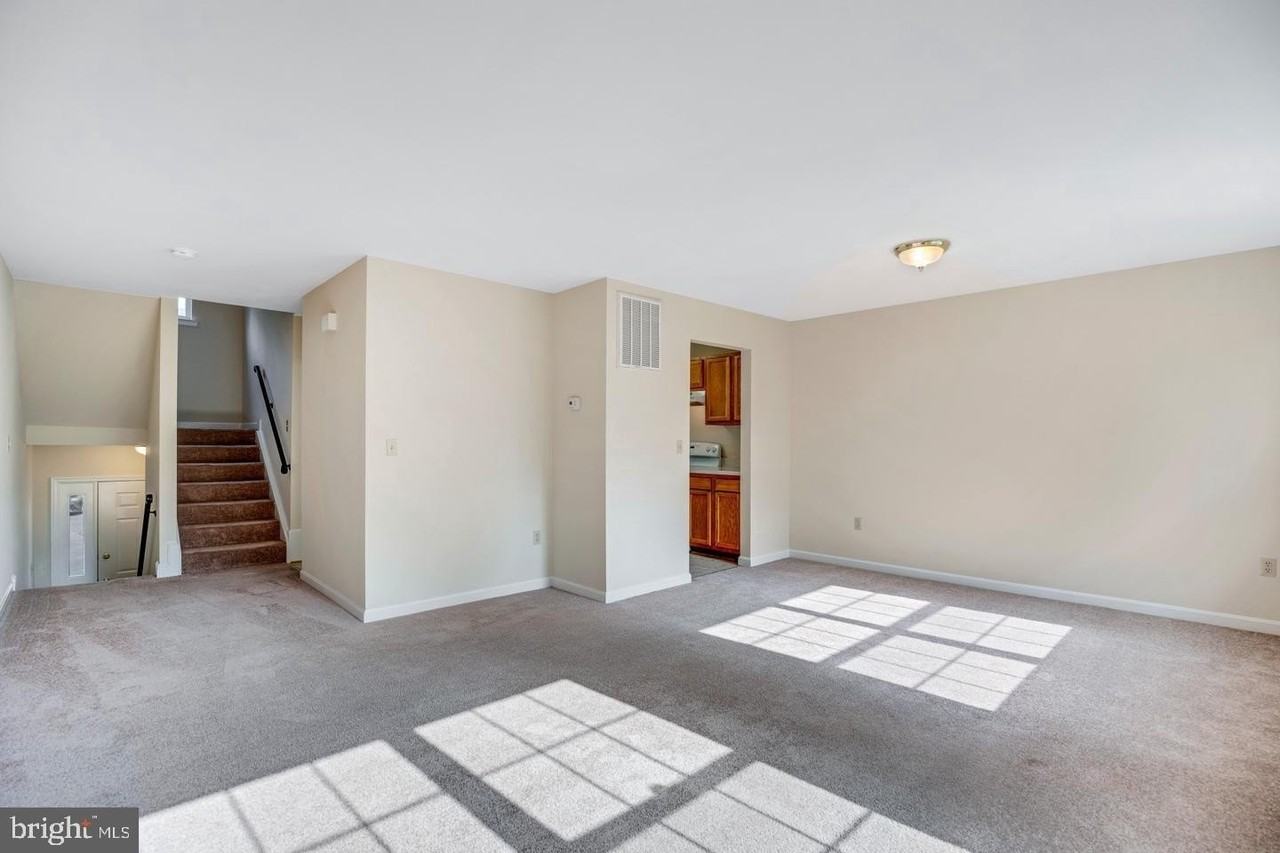 8549 E St - Photo 2 of 10