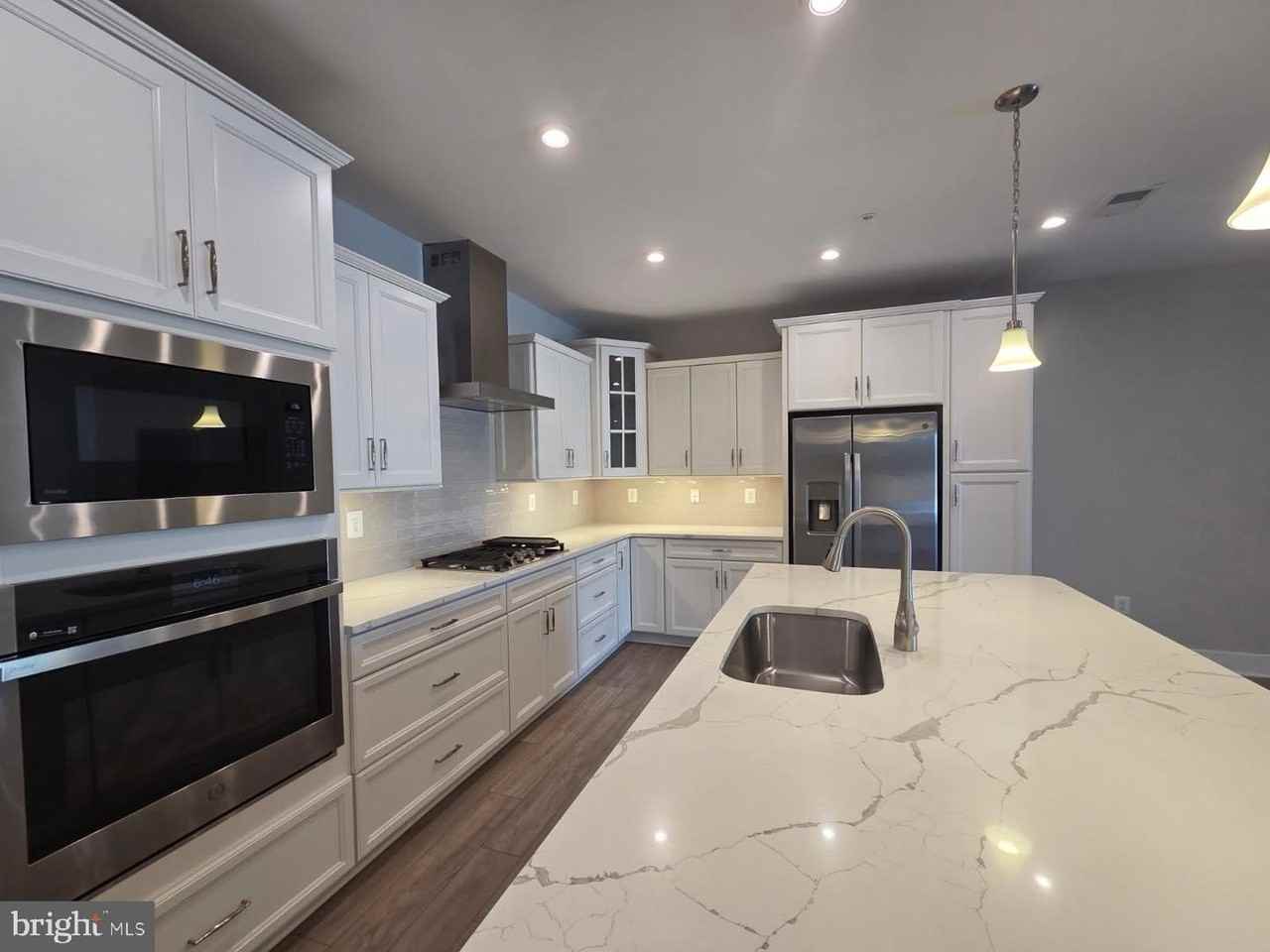 170 Harrier Way - Photo 5 of 36