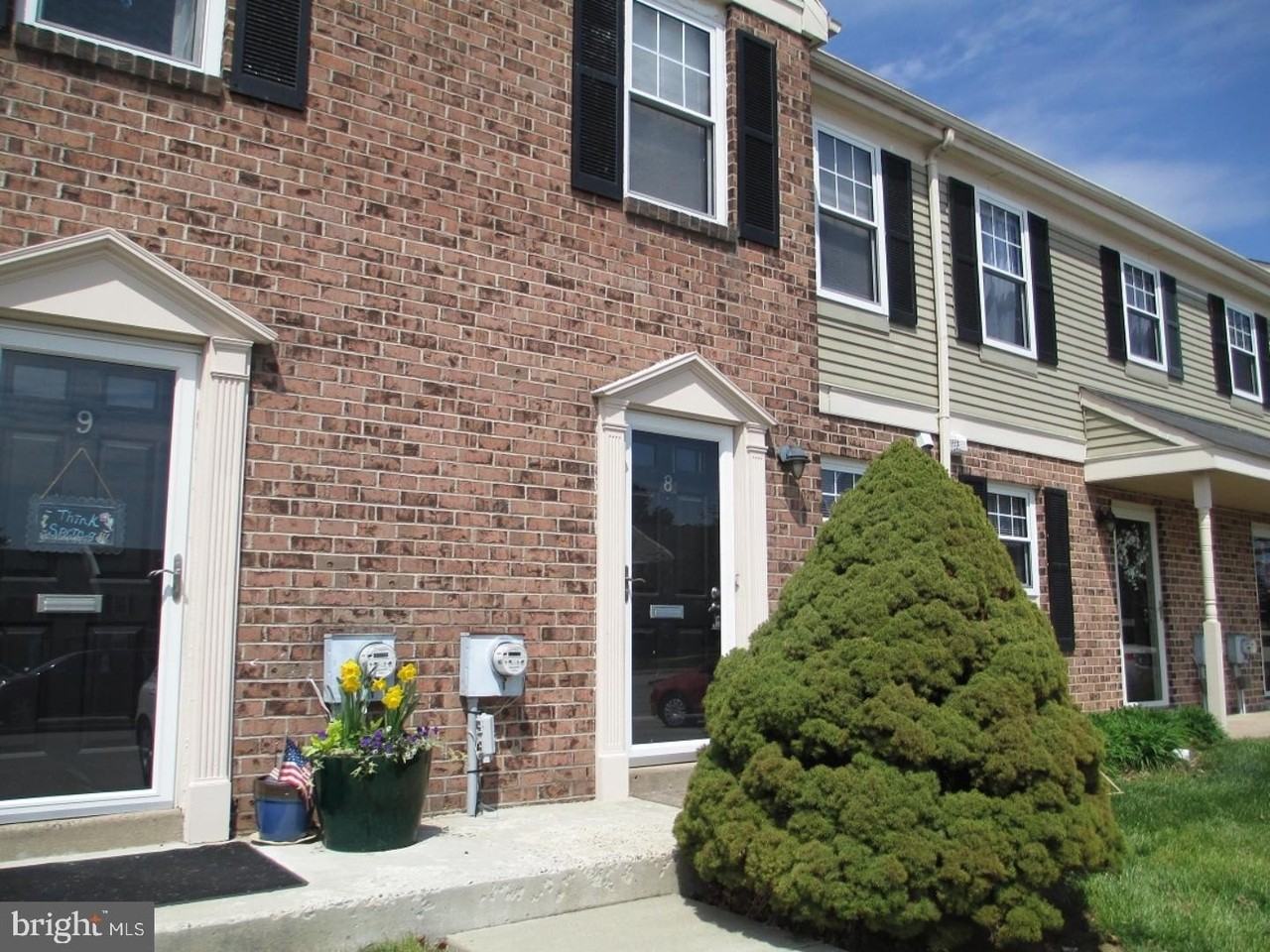 8 Coventry Ct - Photo 4 of 22