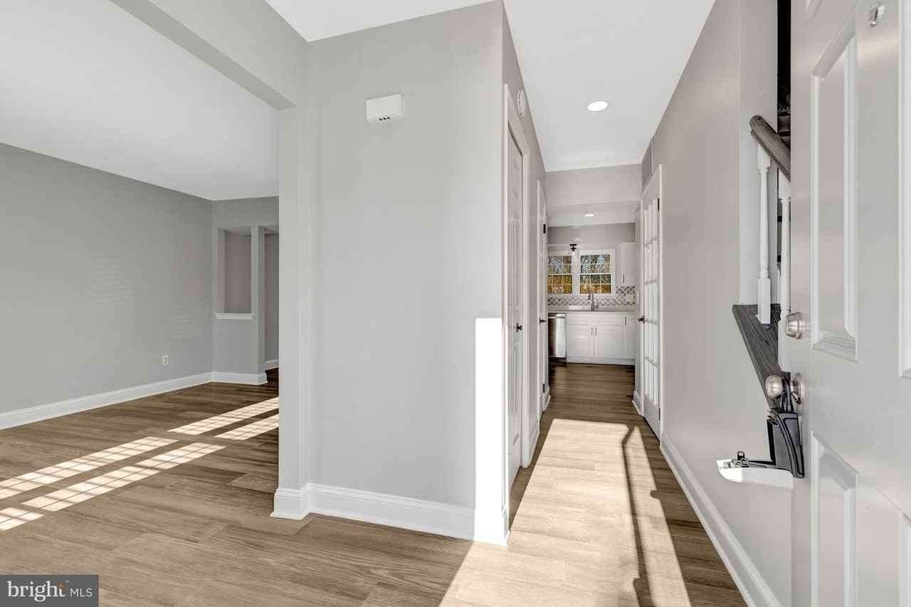 13416 Whaley Ct - Photo 4 of 43