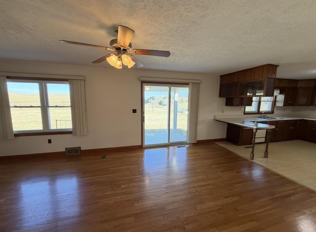 708 Lovely Mount Dr - Photo 7 of 43