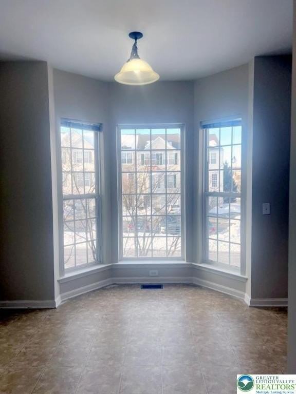 8514 Gateway Rd - Photo 2 of 24