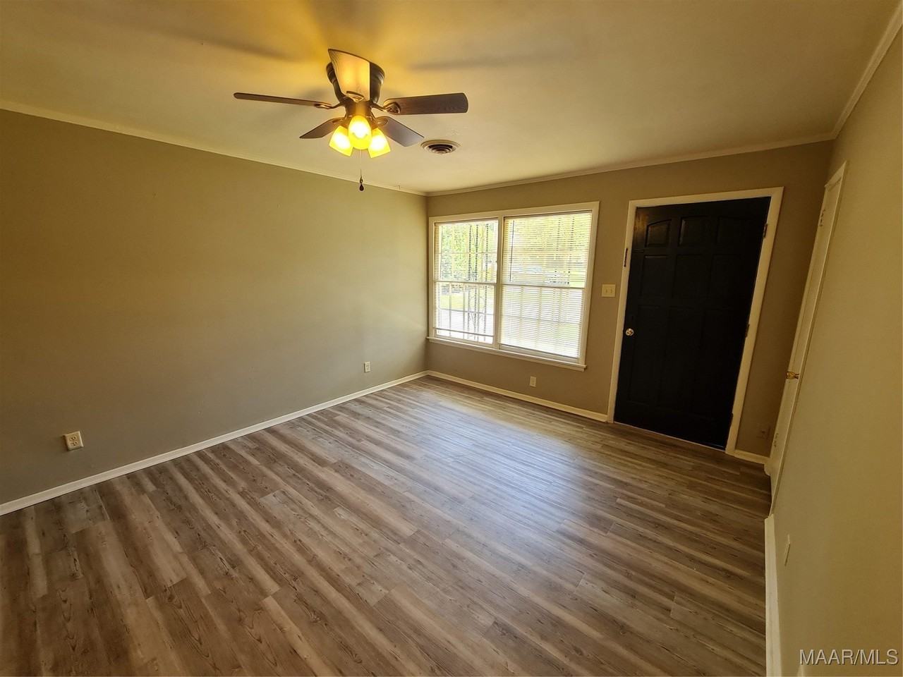 1128 Karen Rd - Photo 4 of 22