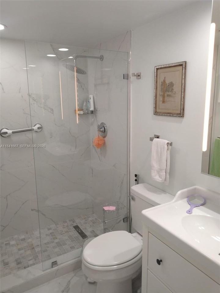 555 Oaks Ln #203 - Photo 2 of 13