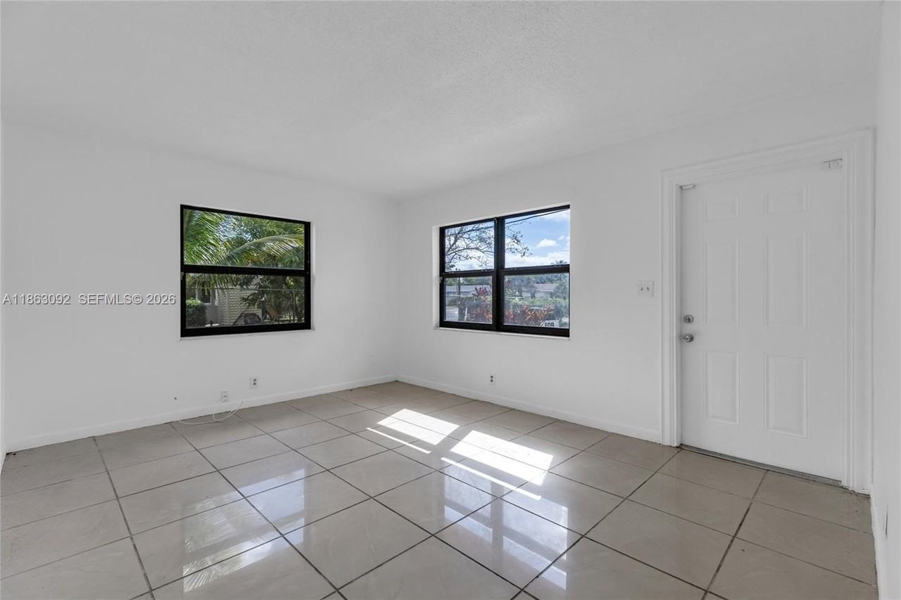 1451 Nw 19th St #2 - Photo 7 of 23