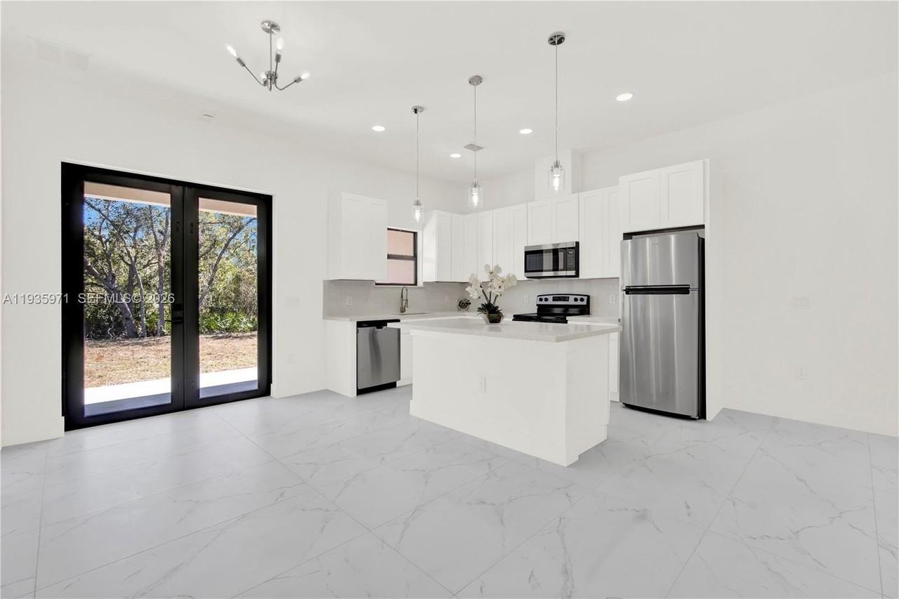 66 Organ St #66 - Photo 5 of 33