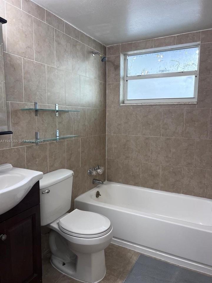 7820 Ne Bayshore Ct #104 - Photo 7 of 11