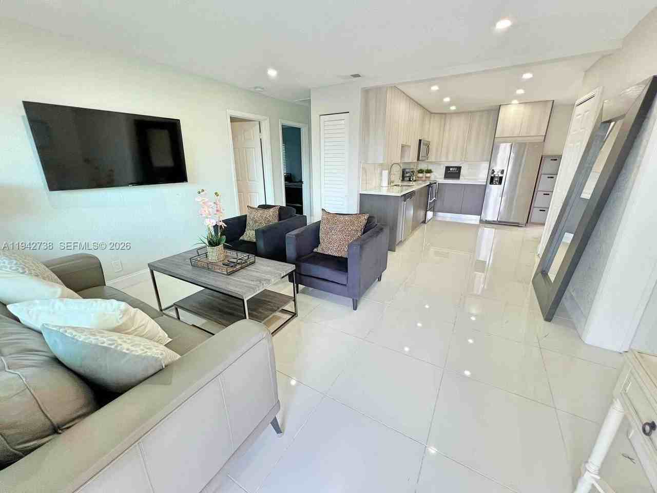 5249 Ne 3rd Ter #5249 - Photo 7 of 26