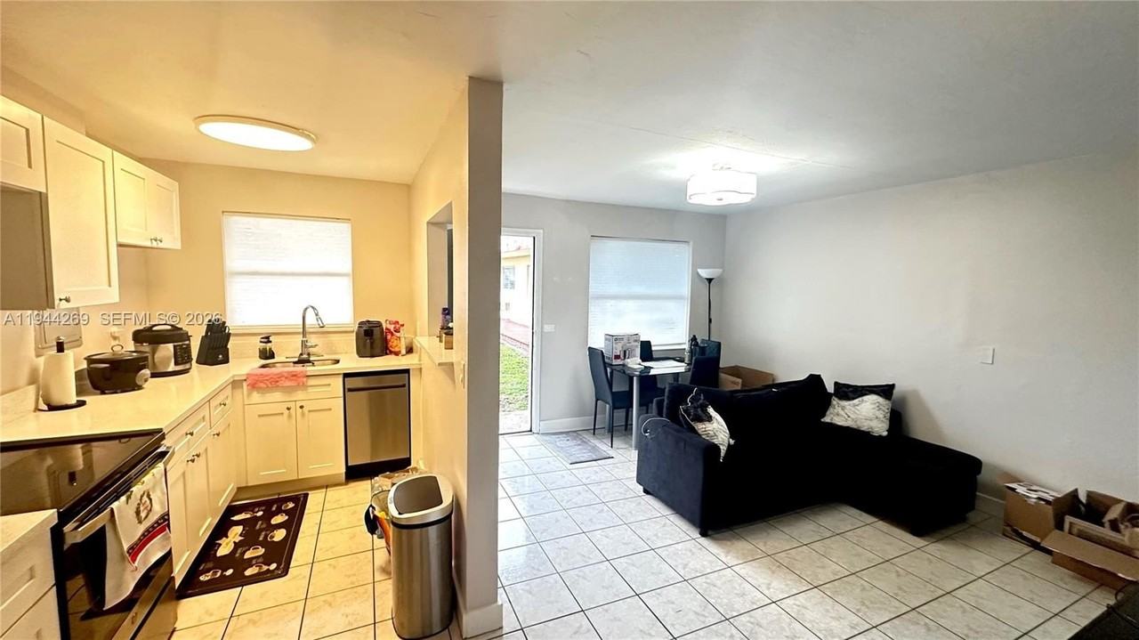 2651 Nw 13th St #41 - Photo 4 of 10