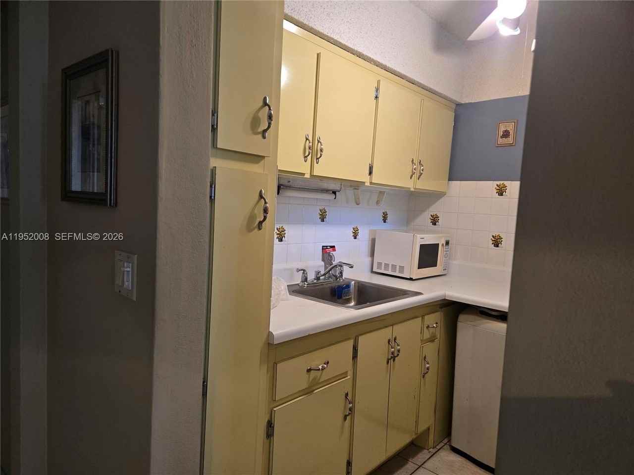 900 Sw 11th Ave #12A - Photo 5 of 16