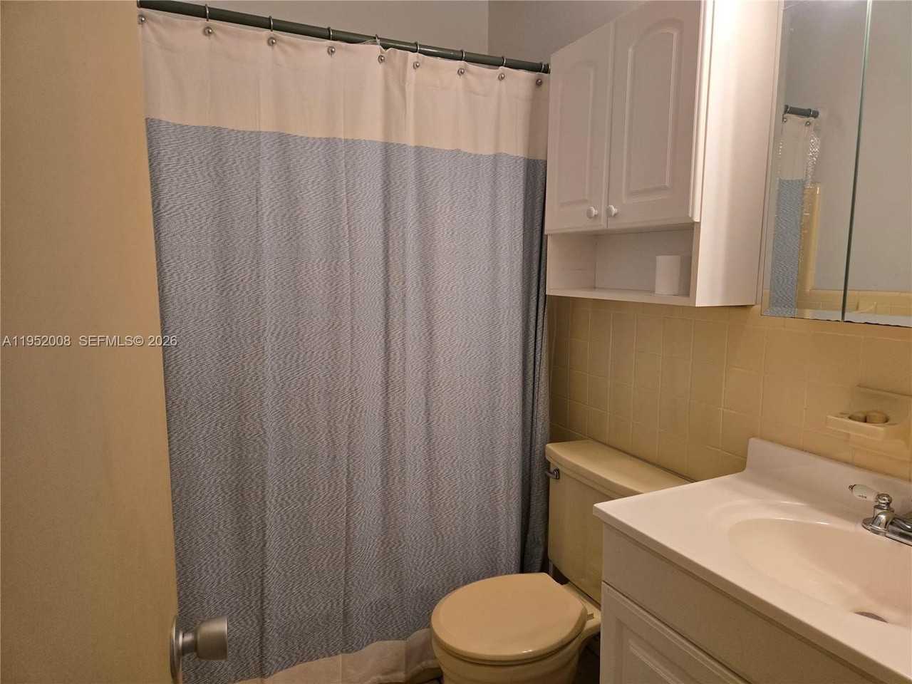 900 Sw 11th Ave #12A - Photo 6 of 16