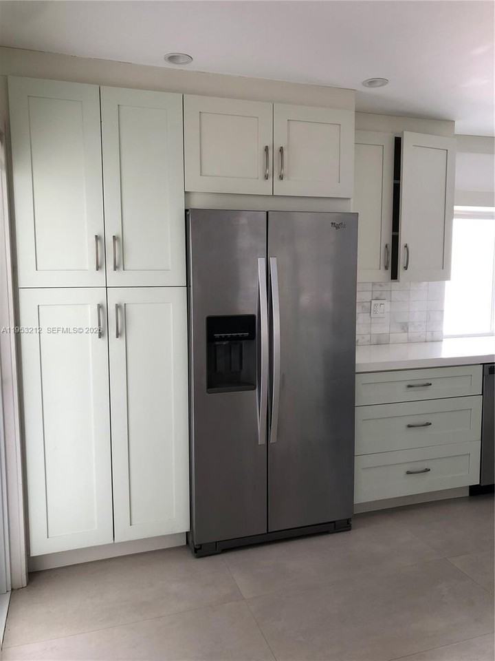 8425 Sw 107th St - Photo 2 of 25