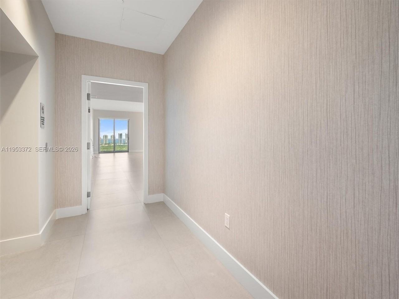 16385 Biscayne Blvd #PH8 - Photo 4 of 41