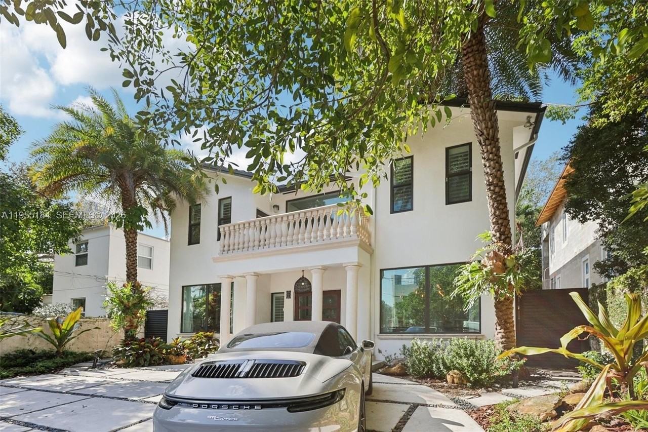 34 Sw 22nd Rd #NA - Photo 5 of 31