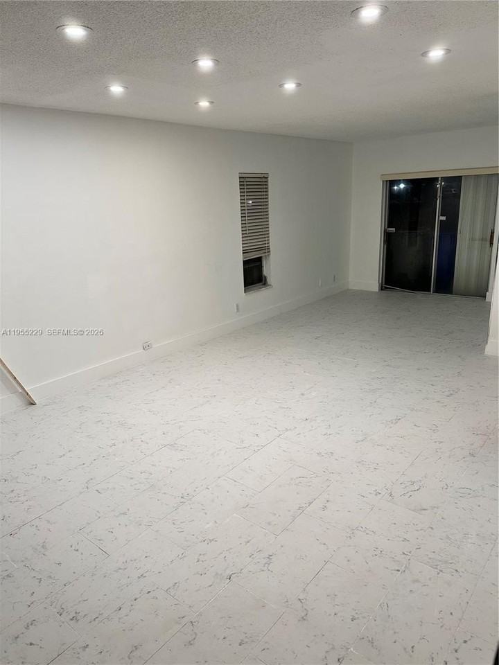 3115 N Palm Aire Dr #3115 - Photo 2 of 13